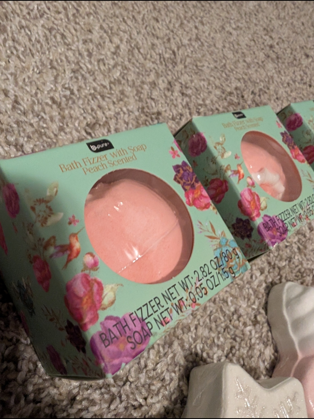 b. Pure Bath Fizzer with Soap (X3) - Peach Scented (Pink) + 2 Holiday Bath Bombs